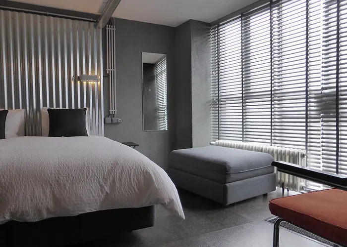 ベッド・アンド・ブレックファスト Plano5 - Robust Design